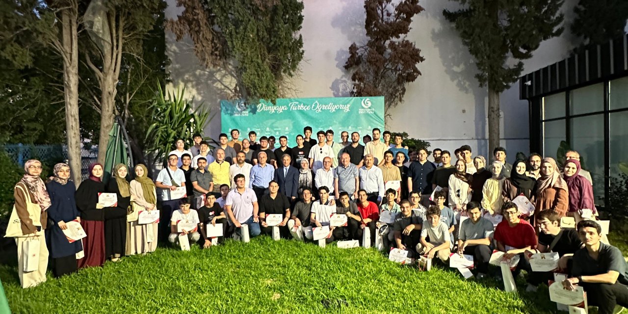 Konya'nın örnek okulu dil eğitim programını başarıyla tamamladı