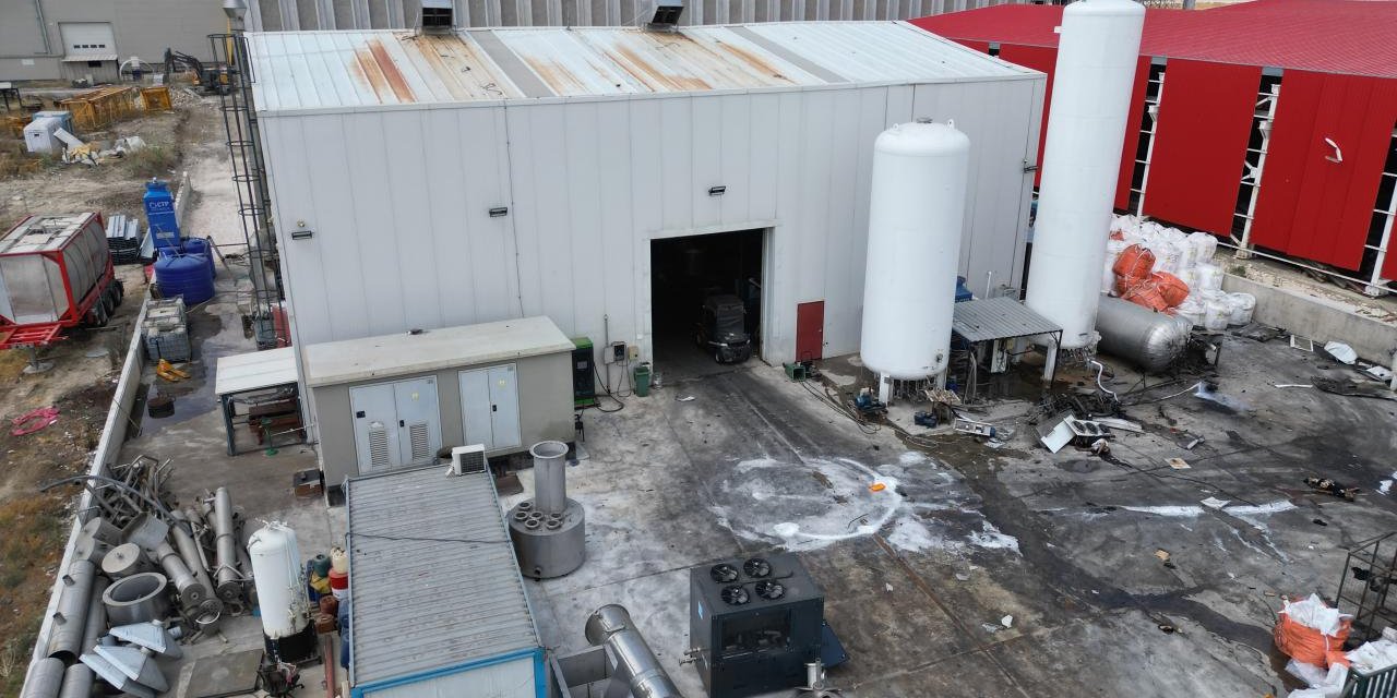 Anestezi gazı üreten fabrikada patlama: 2 ölü