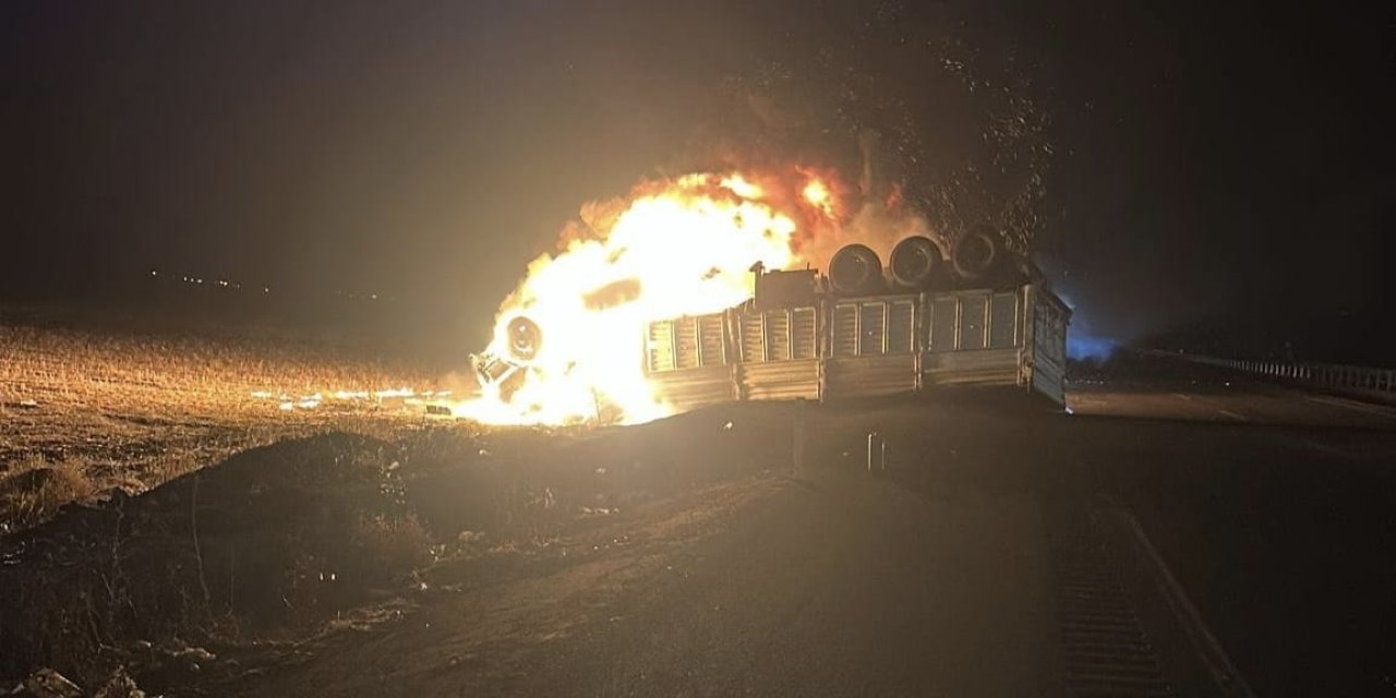 Devrilerek alev alan TIR’ın şoförü can verdi