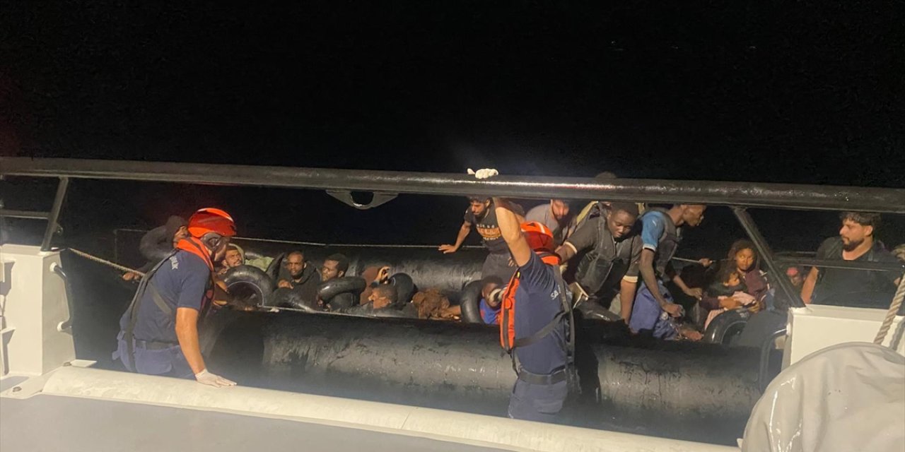 İzmir'de 83 düzensiz göçmen yakalandı