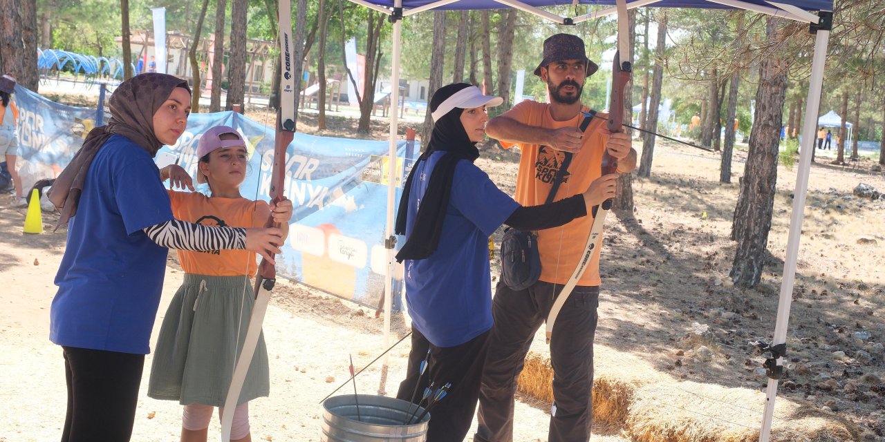 Çumra Apa Baraj Gölü’nün ferahlatıcı atmosferinde eğlenceli kamp