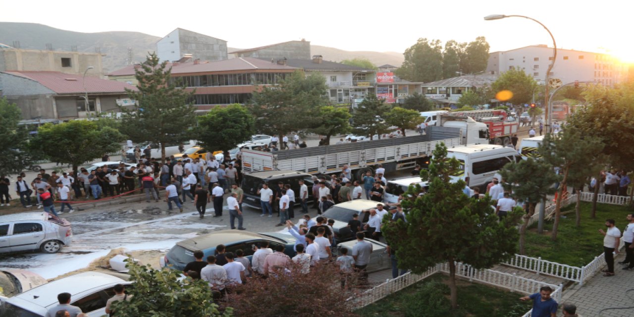 Freni boşalan tır 11 araca çarptı