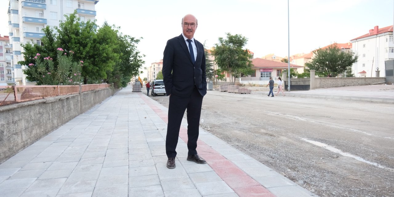 Konya'nın Akşehir ilçesine Karayolları standartında yol