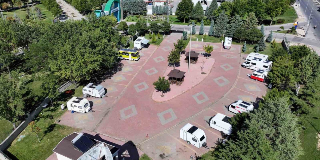 Konya'da şehrin merkezinde karavan konforu