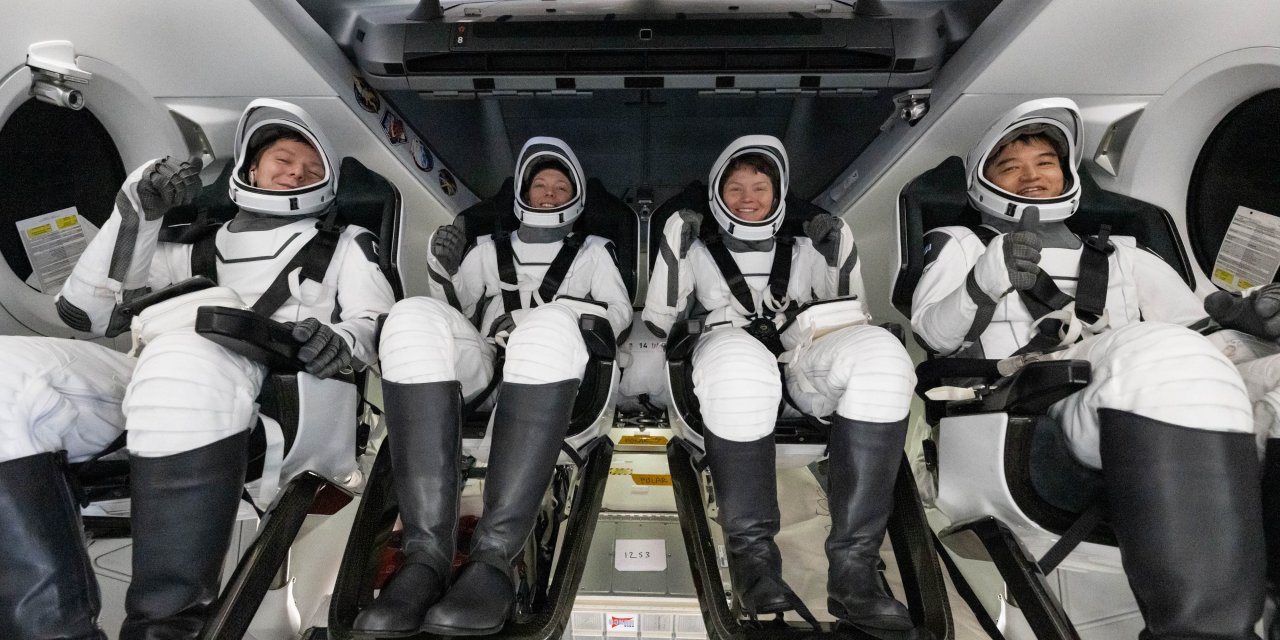 NASA'nın Crew-10 ekibi dünyaya döndü