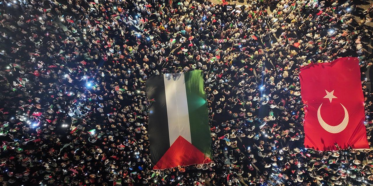 İstanbul'da "Gazze'ye Umut Işığı Ol" yürüyüşü