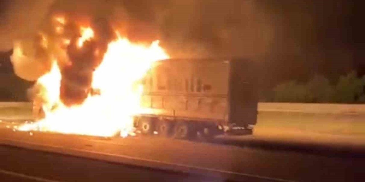 Afyon-Konya yolunda alevler yükseldi