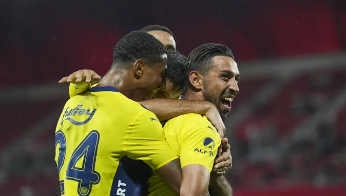 Fenerbahçe Feyenoord karşısında tur arıyor!