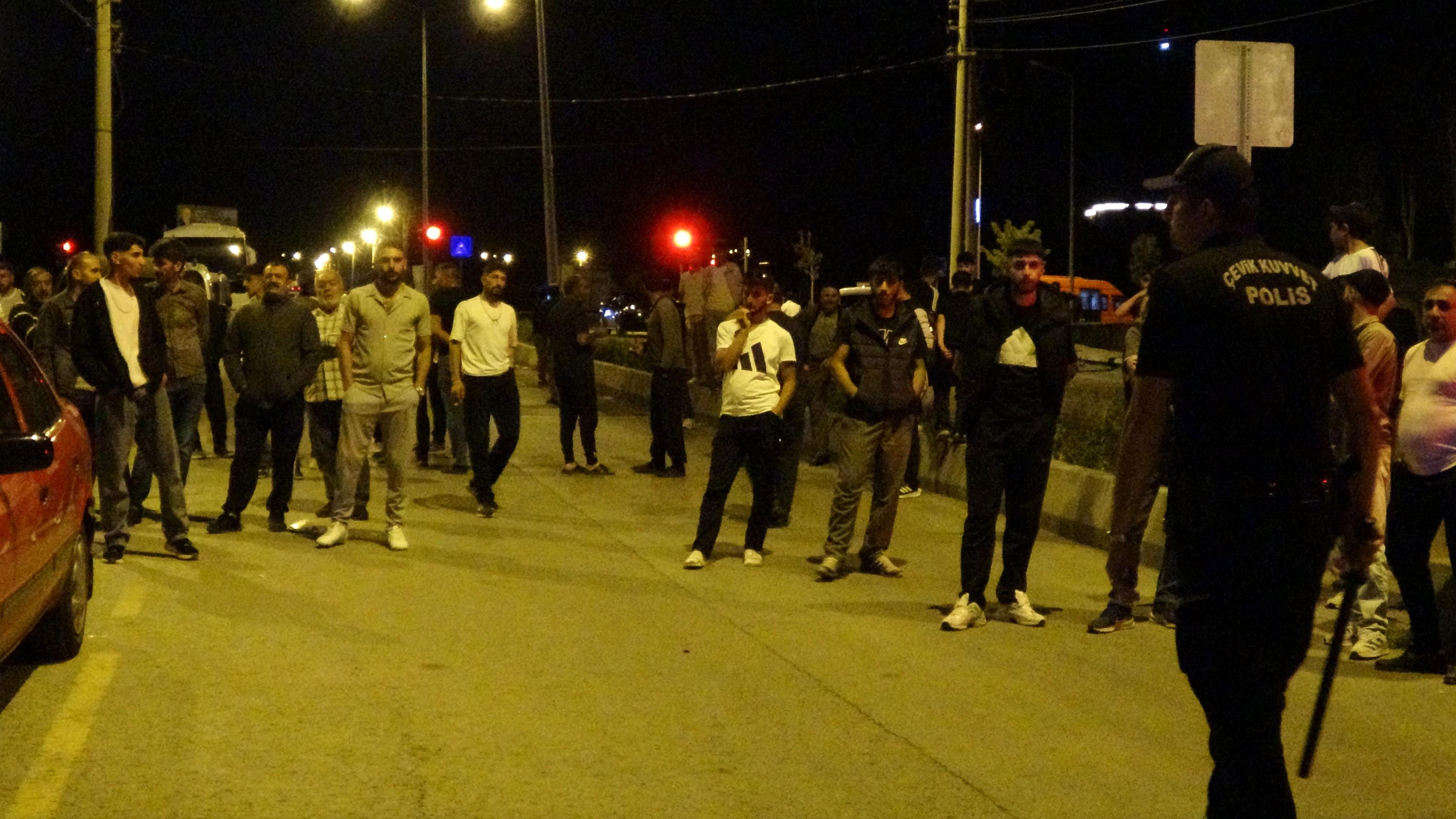 Bıçaklı kavga; 2 kardeşten 1'i öldü