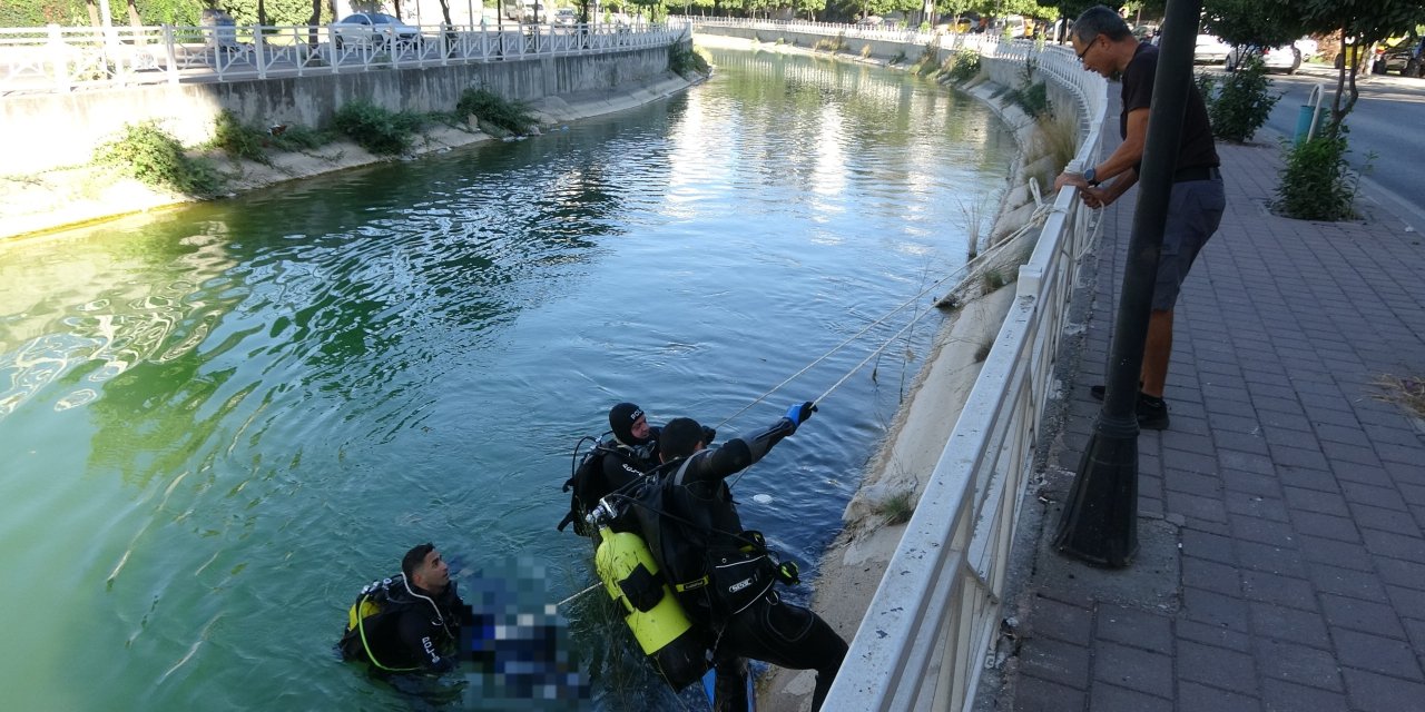 Akıntıya kapılıp, boğuldu