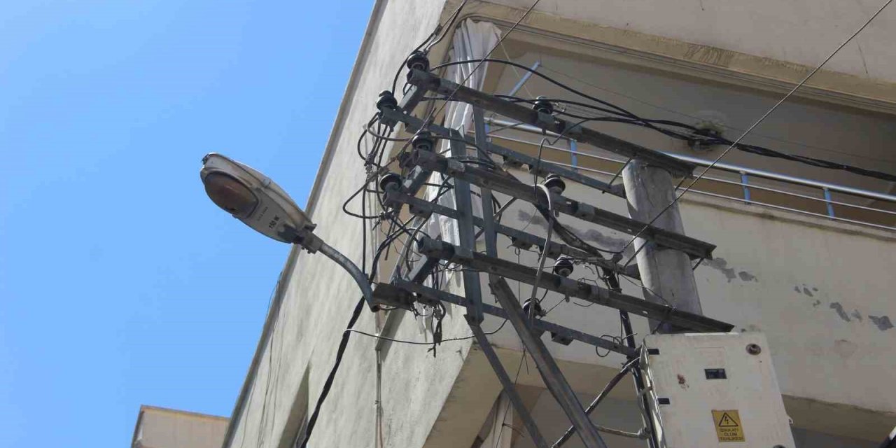 Onarmak için çıktı, akıma kapıldı