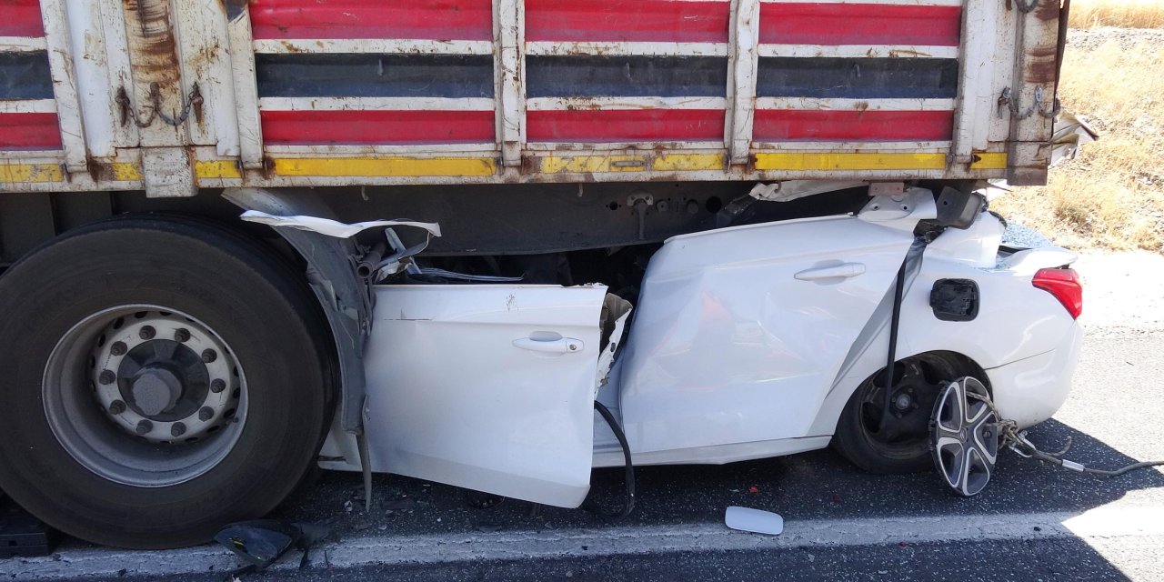 TIR'ın altında hayatını kaybetti