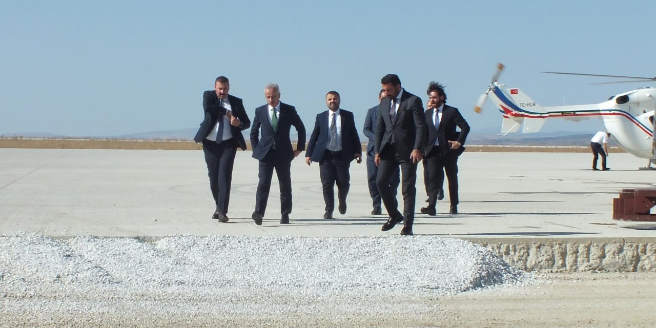 Bakan Uraloğlu inşaatı devam eden havalimanıyla ilgili tarih verdi