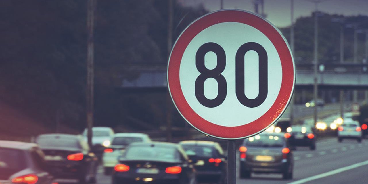 Trafik levhaları yeniden düzenlenecek