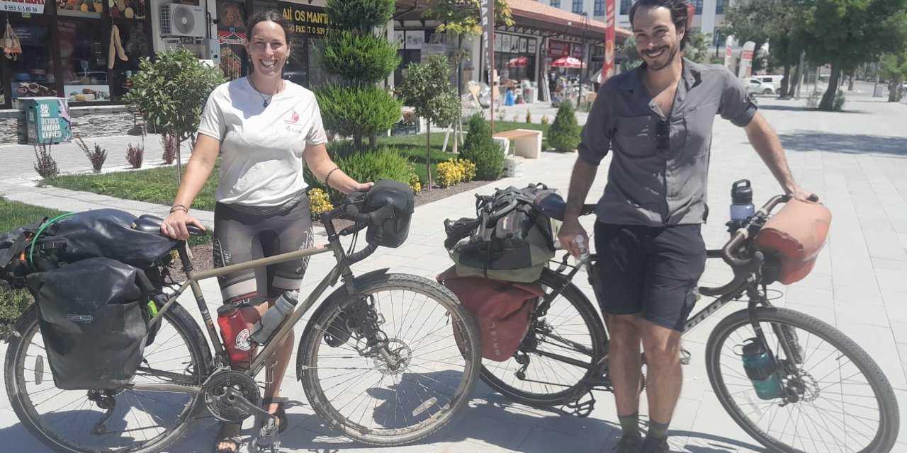 İki Kanadalı Konya'da!