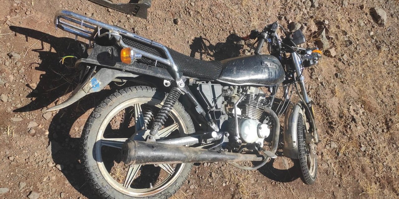 Devrilen motosikletin sürücüsü öldü