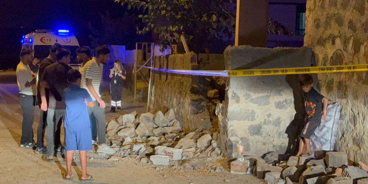 Balkon çöktü: 2’si bebek 5 kişi yaralandı