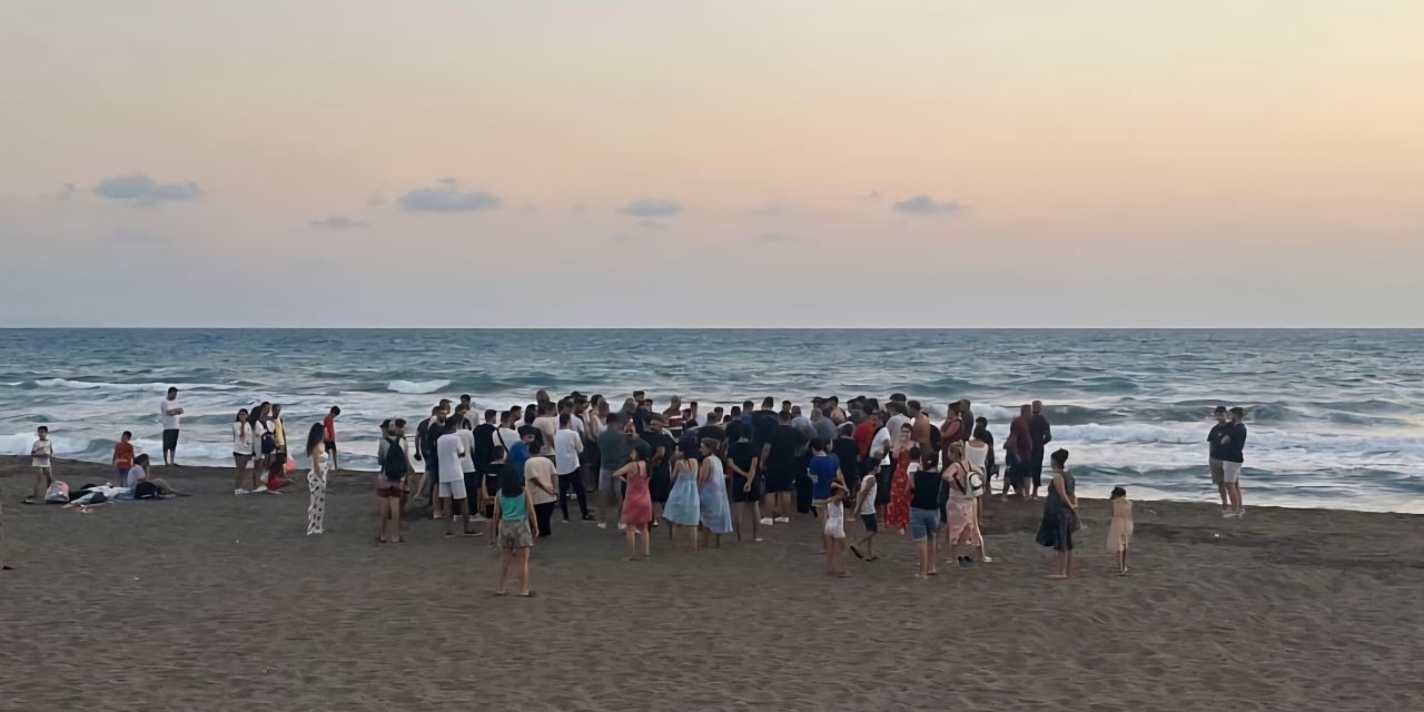 Dalgalarla açığa sürüklenen genç boğuldu