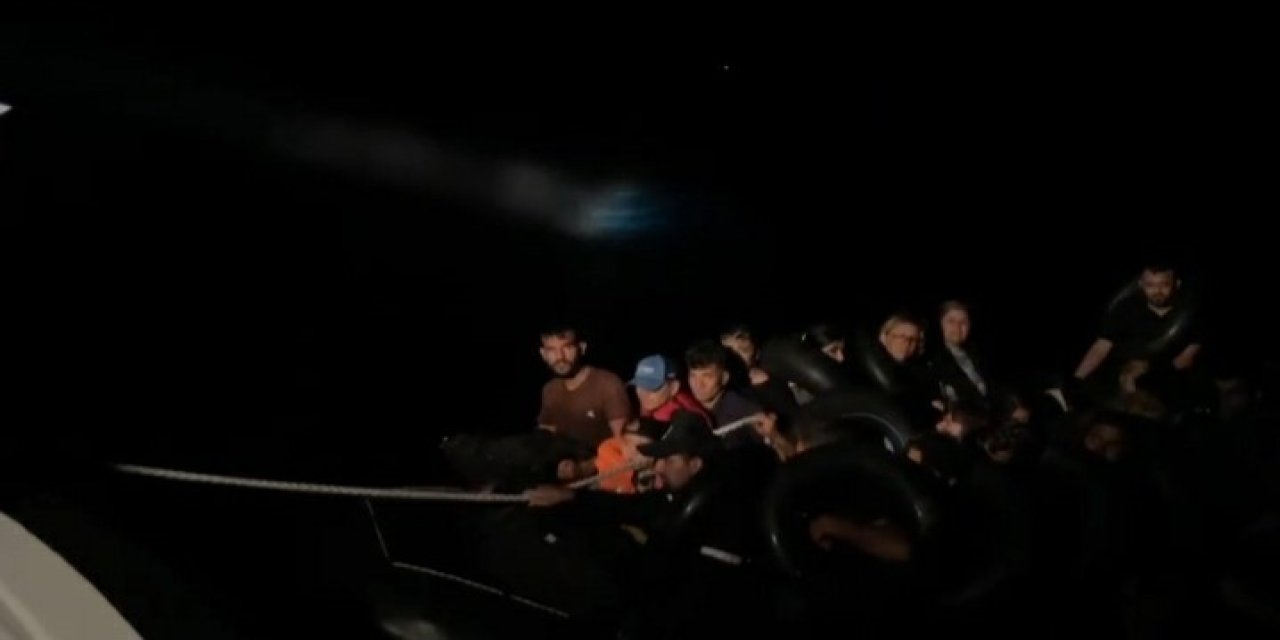 Lastik bot içinde 15'i çocuk olmak üzere 41 kaçak göçmen yakalandı