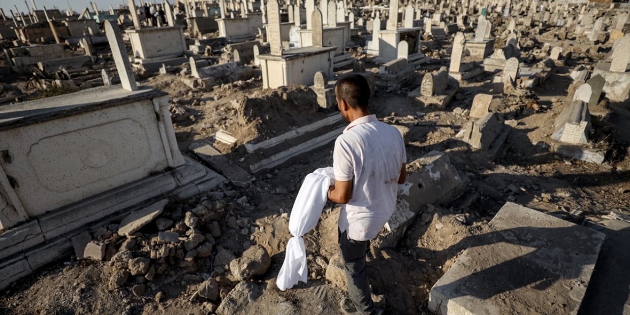 İsrail Gazze Şehri’ni vurdu: 4’ü çocuk 8 ölü, 14 yaralı