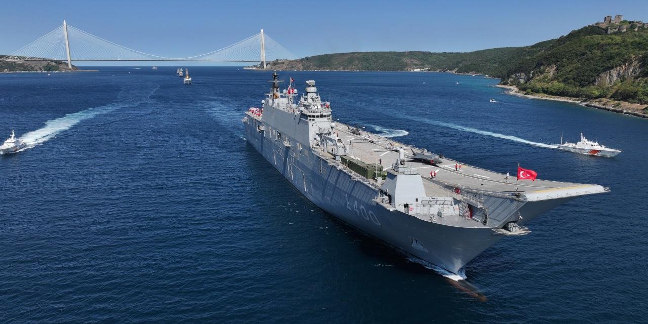 TCG Anadolu, Boğaz geçişini tamamladı