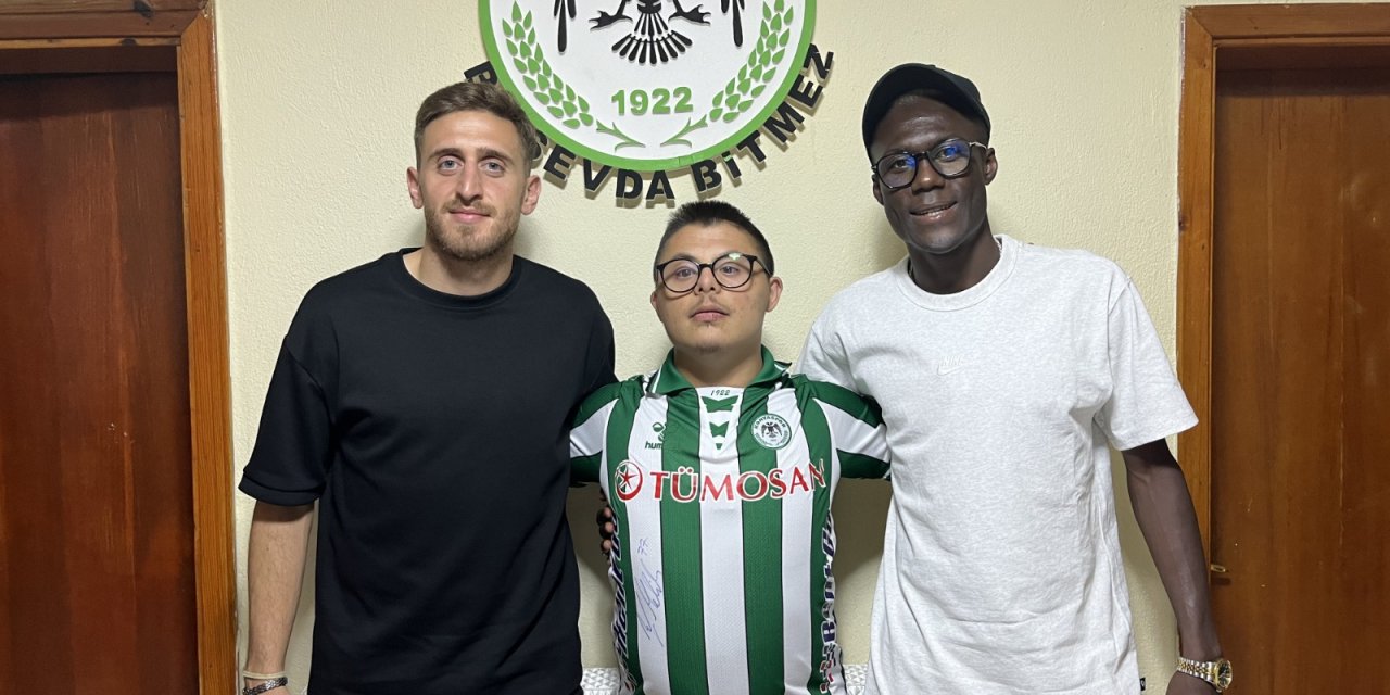 Konyasporlu NDao ve Melih'ten alkışlanacak hareket!