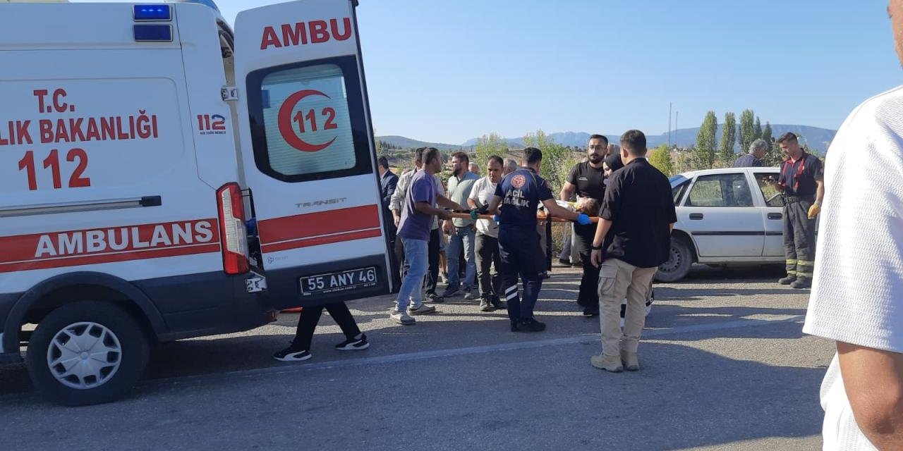 İki otomobil çarpıştı: 1 ölü