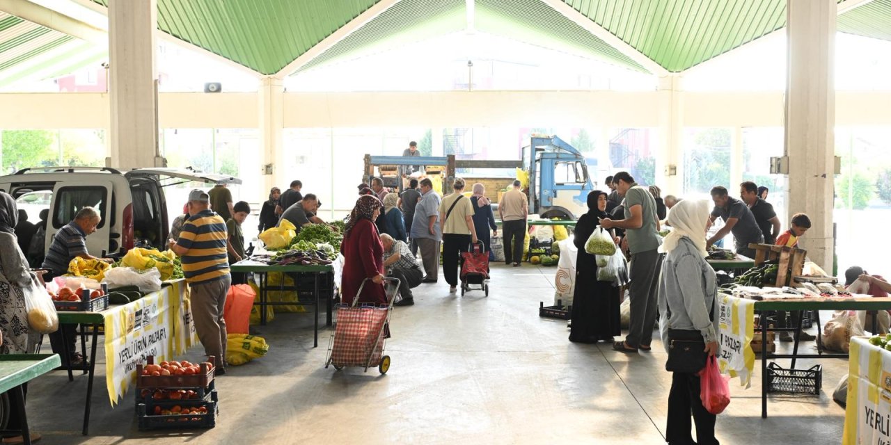 Konyalılar bu pazardan çok memnun! Yerli ve doğal ürünüler satılıyor