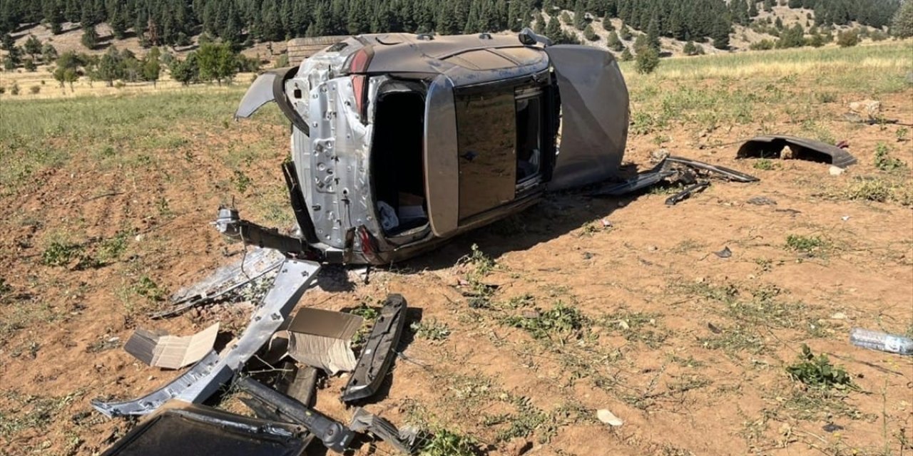 Konya'da tarlaya devrildi!