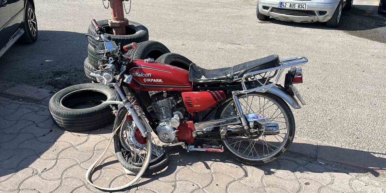 Konya'da motosiklet ile ticari araç çarpıştı: 1 yaralı