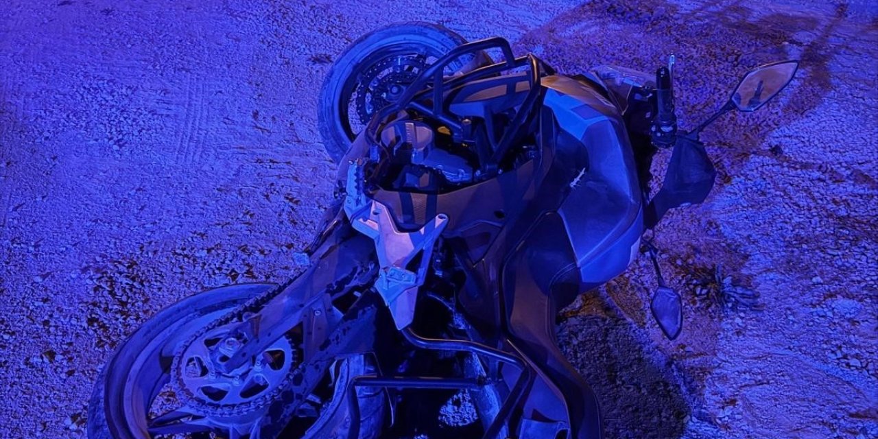 Motosiklet şarampole uçtu: 1 ölü, 1 yaralı