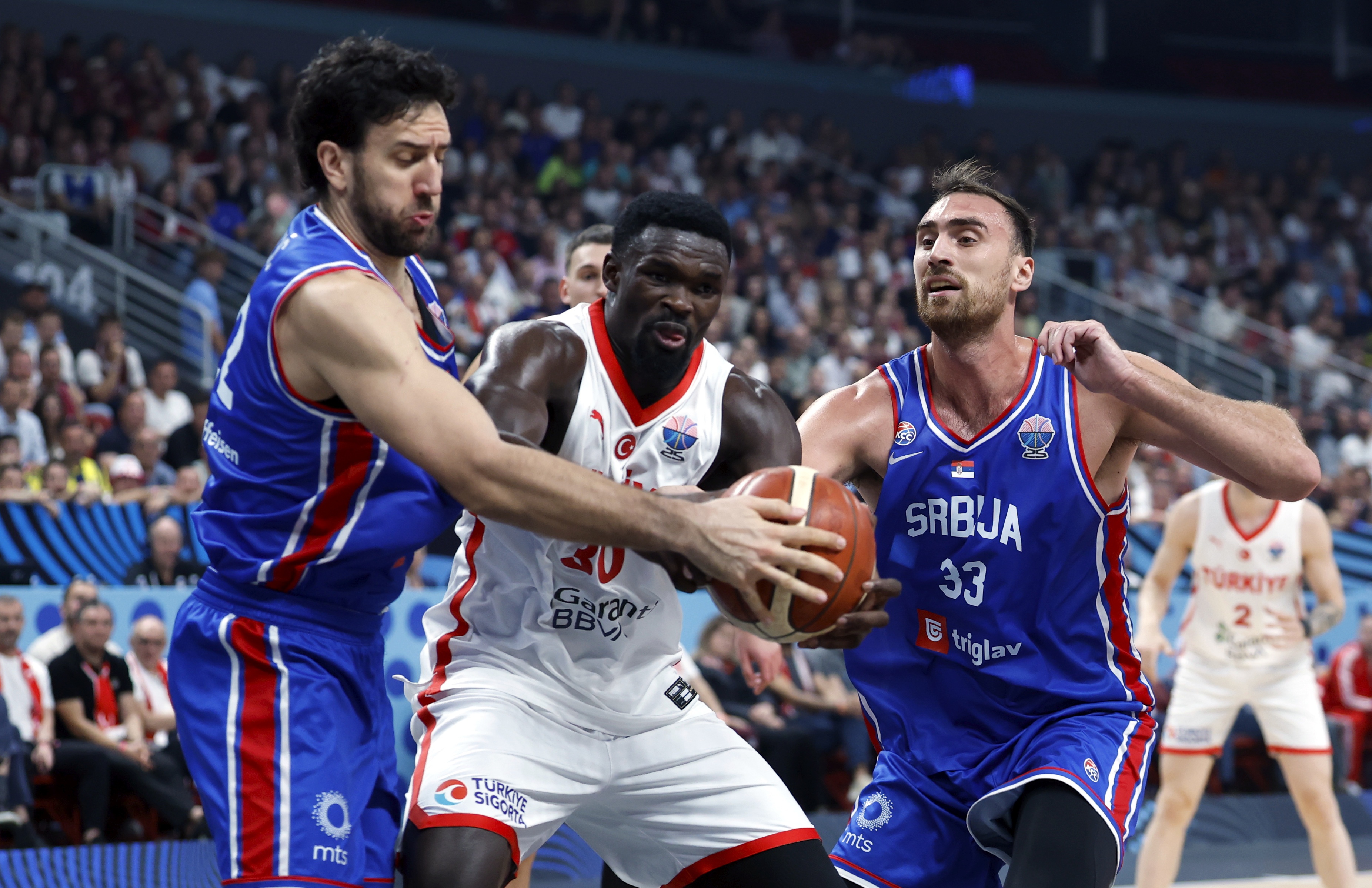 Sırbistan'ı deviren 12 Dev Adam grubundan lider çıktı