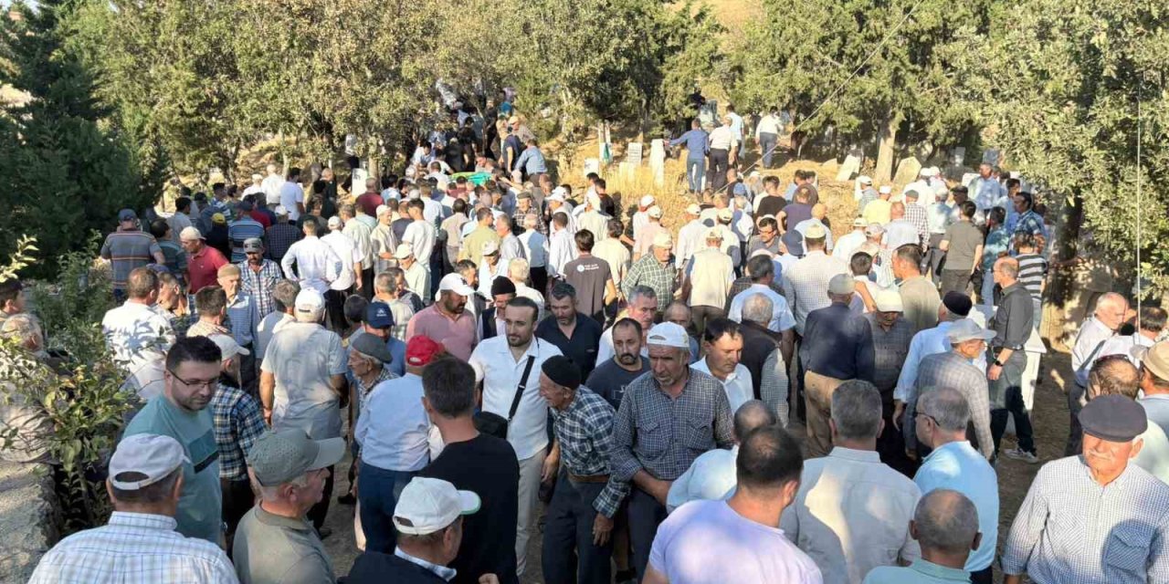 Kazada hayatını kaybeden genç adam toprağa verildi