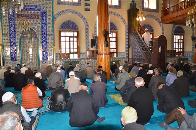 Konya'da Cuma namazı saat kaçta? İşte Cuma hutbesinin konusu (5 Eylül 2025)