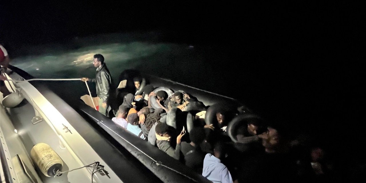 İzmir’de 102 düzensiz göçmen yakalandı