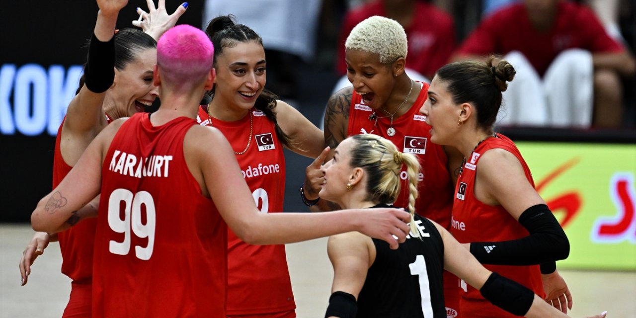 Son Dakika! A Milli Kadın Voleybol Takımı Dünya Şampiyonası'nda ilk kez finale yükseldi