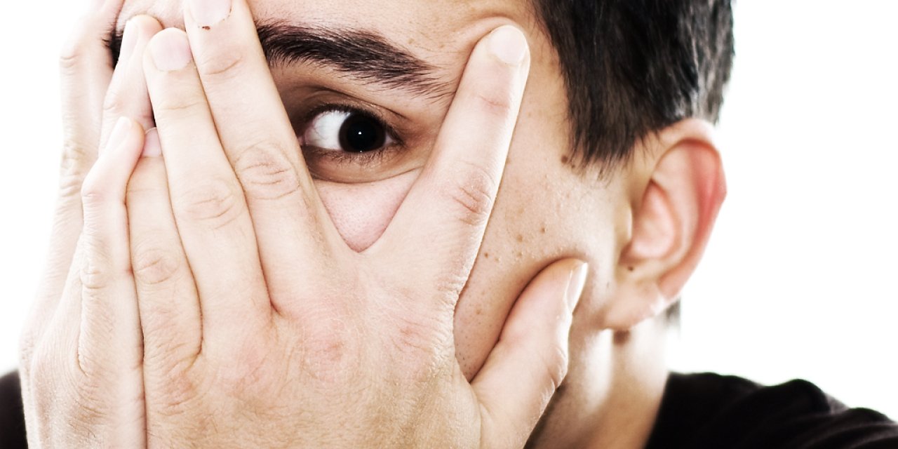 Nezaket mi, psikolojik bir sorun mu? Sürekli özür dilemek özgüveni tüketiyor!