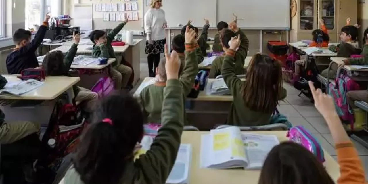18 milyon öğrenci yarın ders başı yapacak!