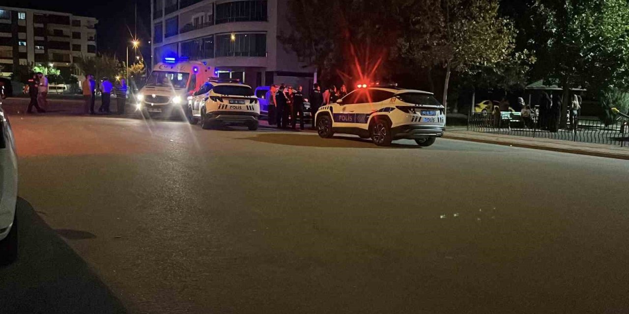 Konya'da 21 yaşındaki genç parkta üvey babasını bıçakladı