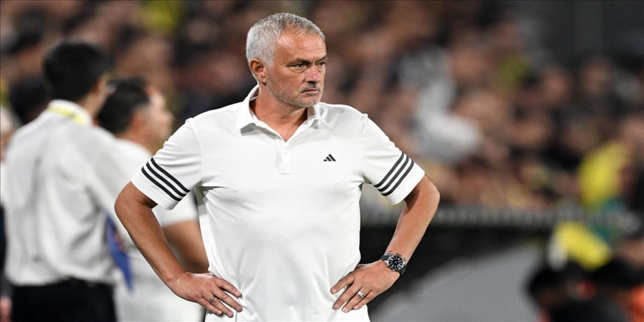 Fenerbahçe'den ayrılan Jose Mourinho, Benfica ile anlaştı