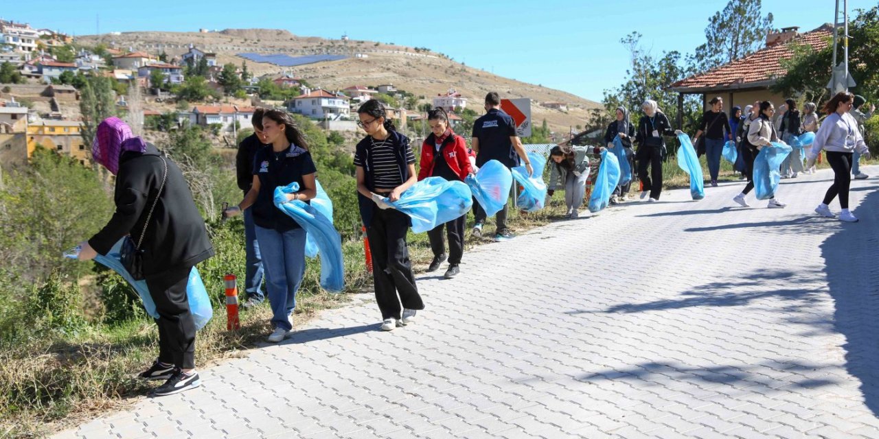 Meram’da anlamlı etkinliğe gençler yoğun ilgi gösterdi