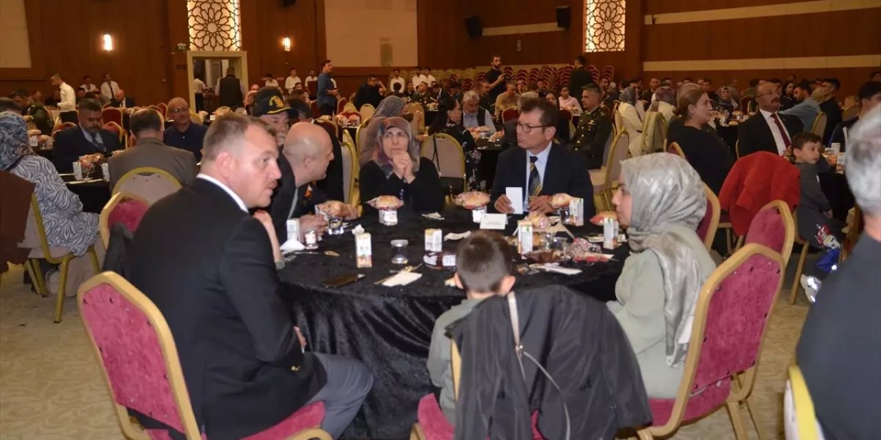 Konya Valisi İbrahim Akın: Bizlere düşen en büyük vazife gösterdiğiniz kahramanlığın hatırasıdır