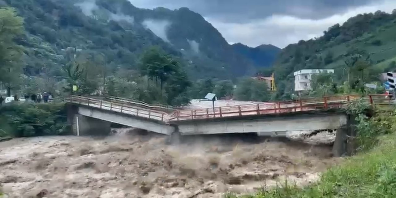 Rize ve Artvin'de yağış, sel ve heyelana neden oldu