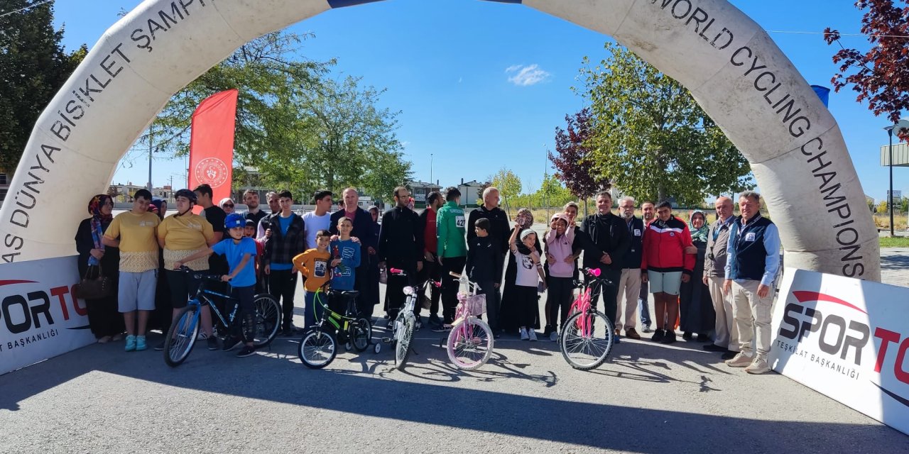 Konya'da özel bireyler için bisiklet yarışması