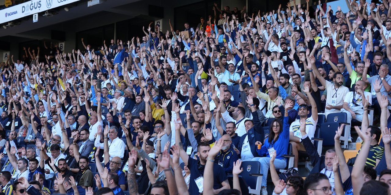 Son Dakika! Fenerbahçe Başkanı Ali Koç ve yönetimi, idari ve mali yönden ibra edildi
