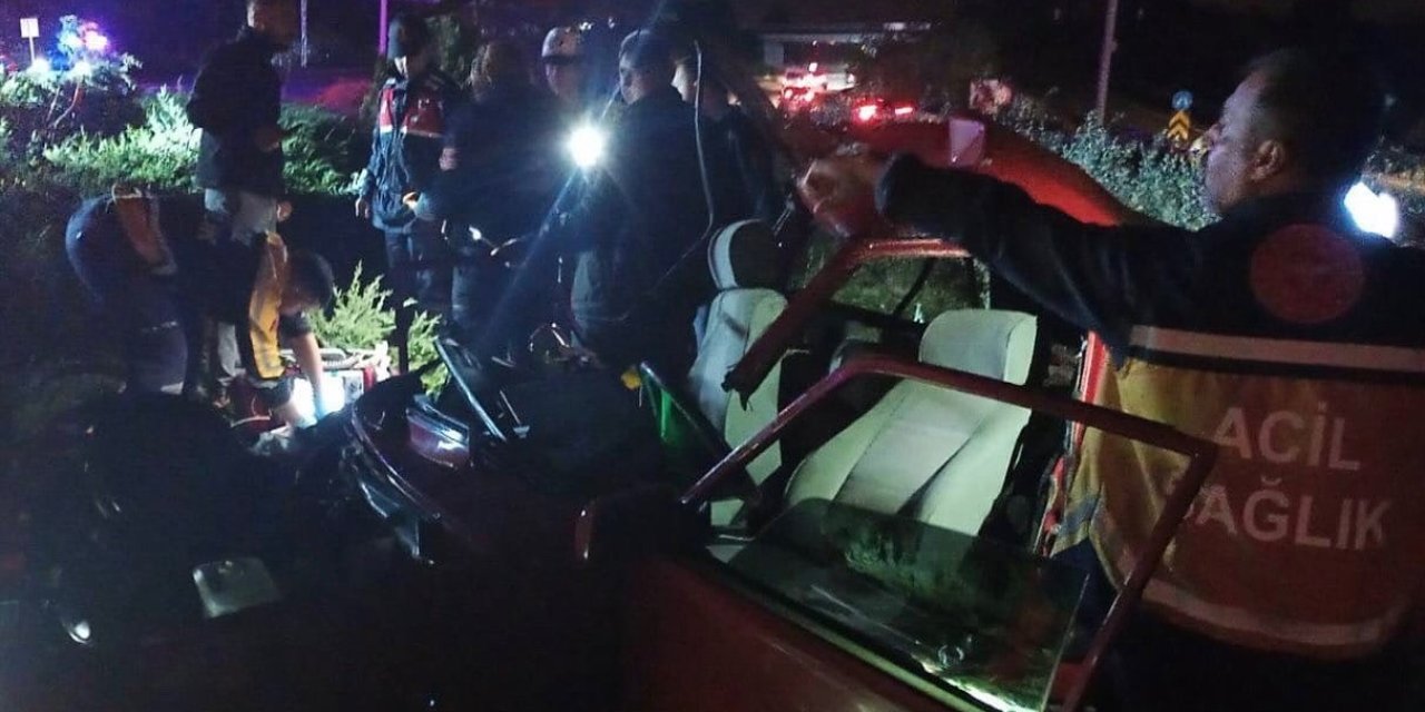 Otomobil tıra arkadan çarptı: 1 ölü, 3 yaralı