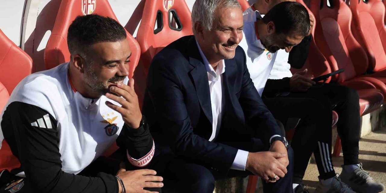Mourinho, Benfica ile ilk maçına çıktı