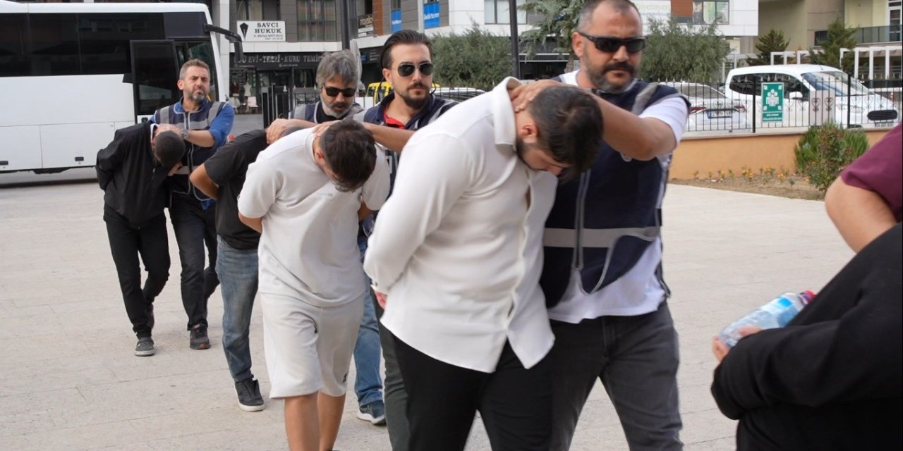 Şehit ailesini dolandıran 11 şüpheliden 10'u hakkında karar