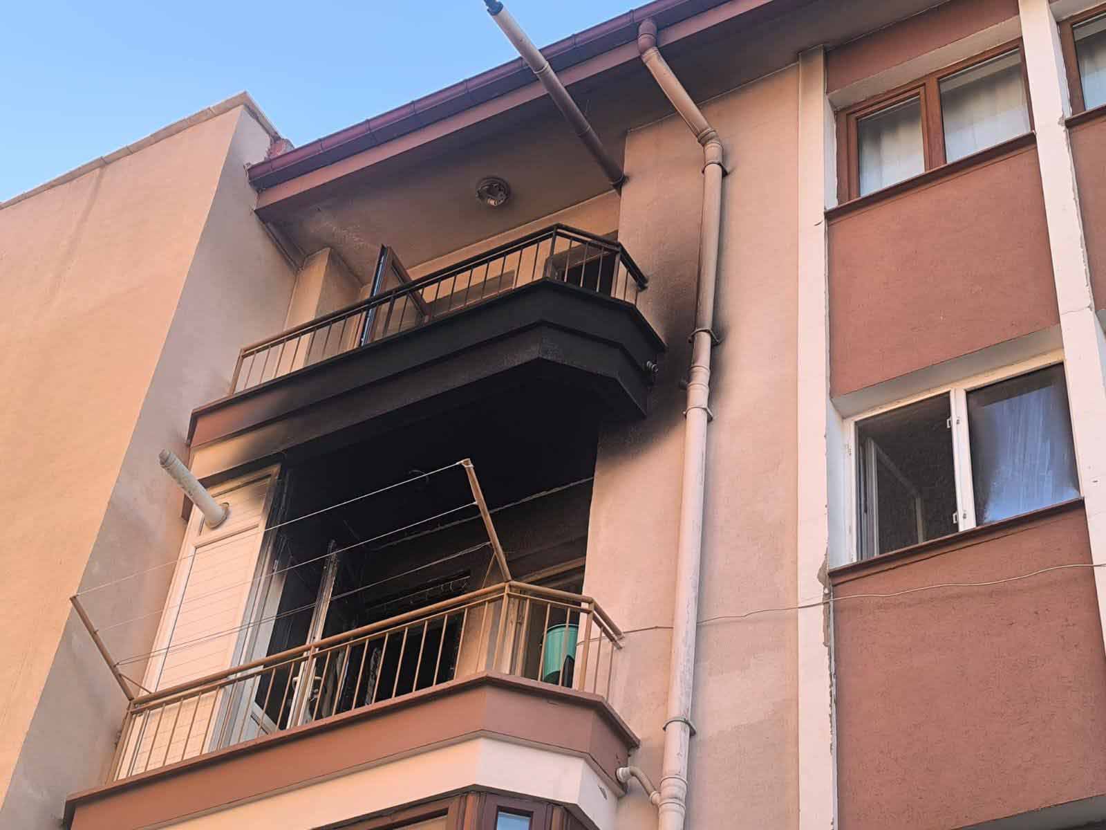 Afyonkarahisar'da daire yangını: 1 ölü