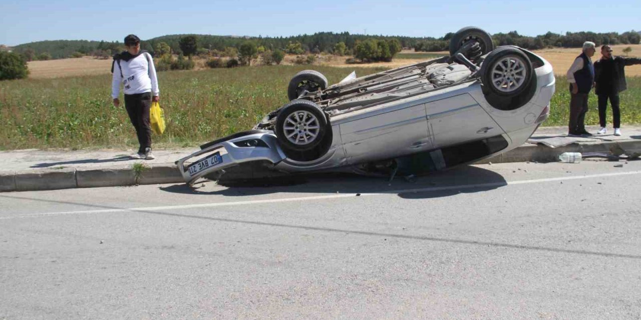 Konya’da devrilen otomobilin sürücüsü yaralandı